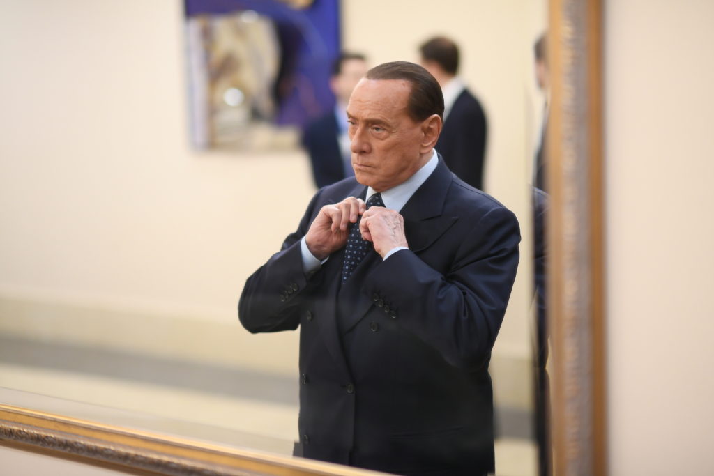 Berlusconi in campagna elettorale Ultima Voce