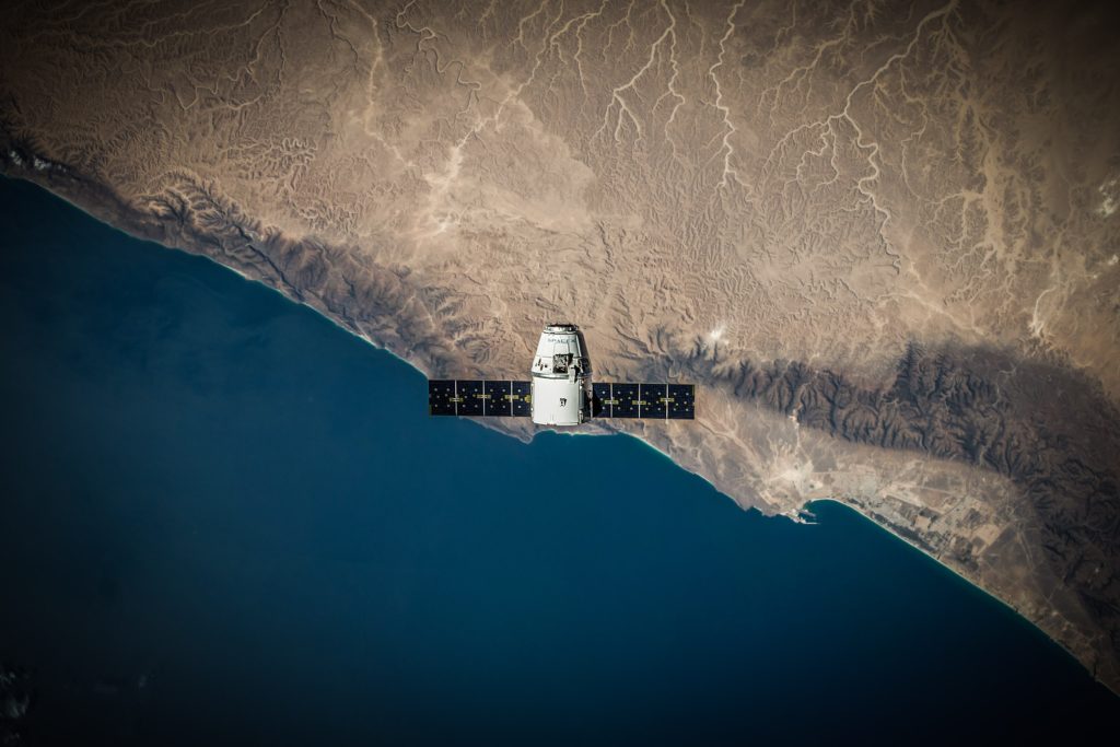 SpaceX-lancia-in-orbita-i-primi-60-satelliti