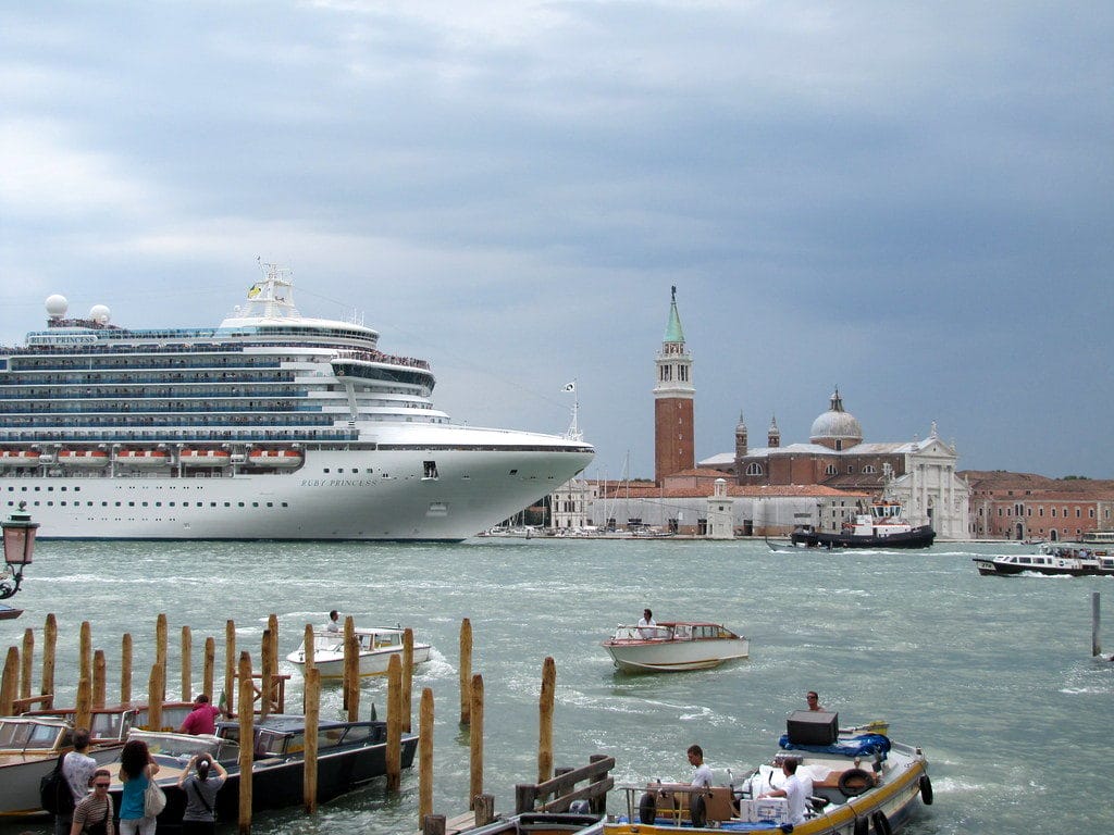 navi da crociera a Venezia