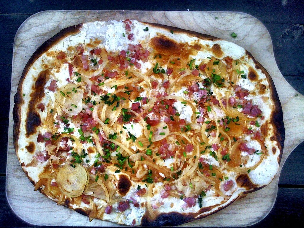 Flammkuchen pizza tedesca