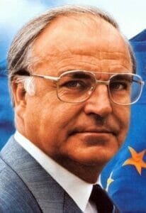 Helmut Kohl, cancelliere della Repubblica Federale Tedesca, è stato uno dei sostenitori della riunificazione tedesca. (1989)