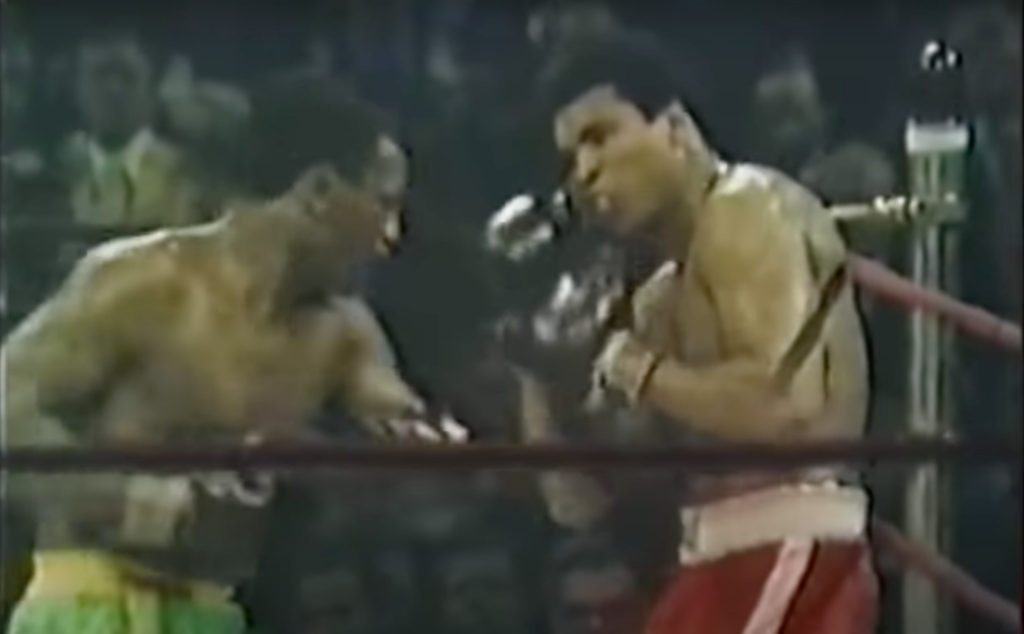 Joe Frazier vs Muhammad Ali: il primo atto di una rivalità leggendaria