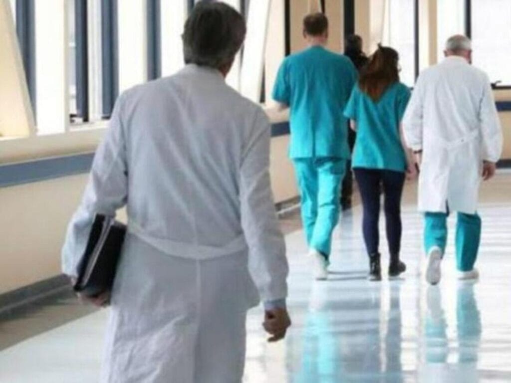 trapianto combinato di viso e occhio pensioni dei medici Medici