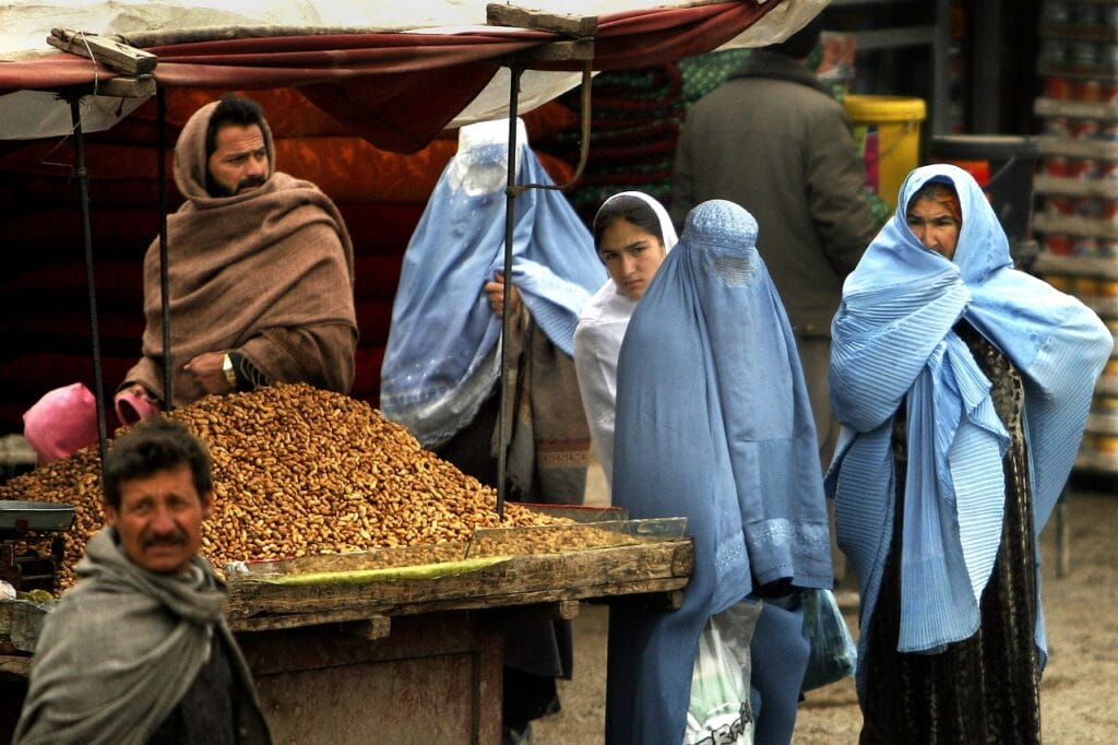 donne afghane la recitazione ad alta voce del Corano La tragica condizione delle donne afghane divieto di essere donna