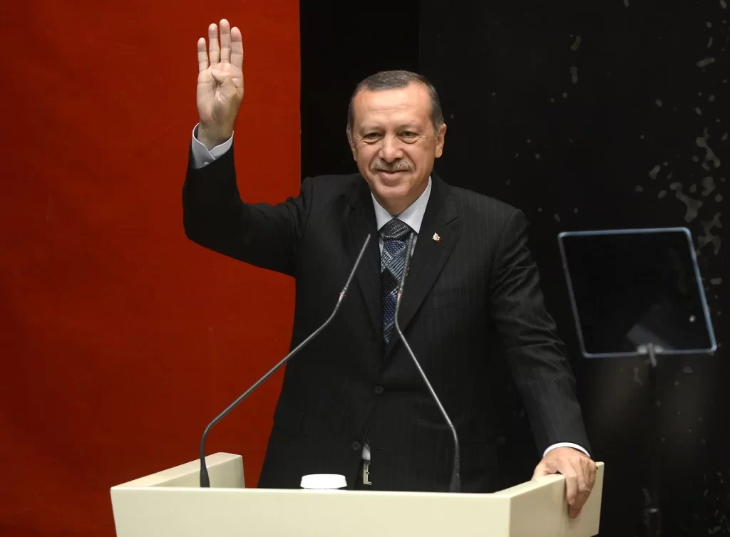 Recep Tayyip Erdoğan vince i ballottaggi e viene rieletto presidente della Turchia per la terza volta