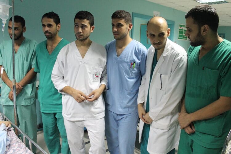 Medici dell'ospedale al-Shifa di Gaza