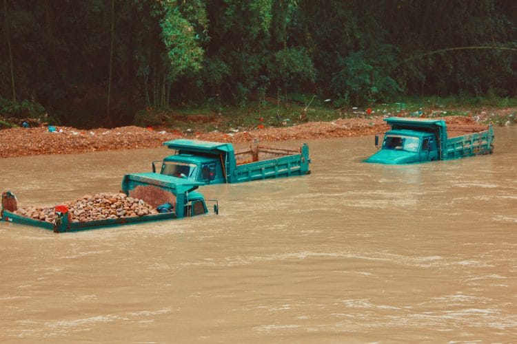 inondazioni devastanti a Sumatra Inondazioni in Kenya e Tanzania